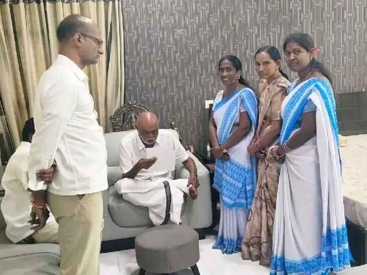 ఆశా కార్యకర్తల సమస్యలు పరిష్కరించాలని MLAకు వినతి