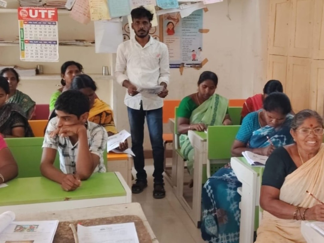 రాజవరంలో పరీక్షలు రాసిన డోక్రా మహిళలు