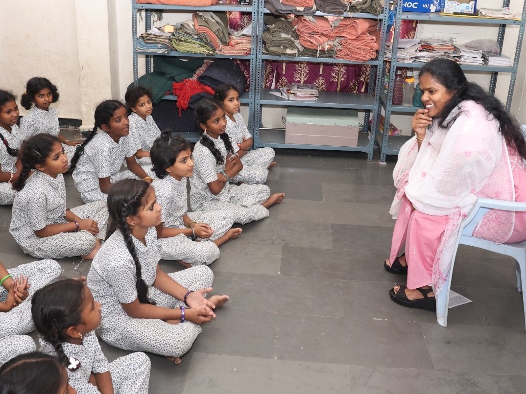 చిల్డ్రన్ హోమ్ తనిఖీ చేసిన కలెక్టర్