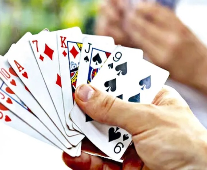 పేకాట ఆడుతున్న ఆరుగురు అరెస్ట్..!