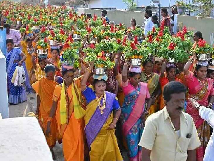 వేంపాడులో బోనాల ఊరేగింపు భక్తిరసం