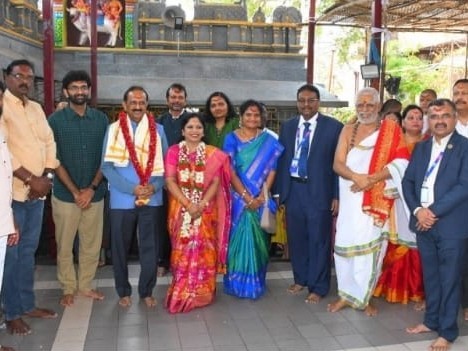 భద్రకాళి సన్నిధిలో స్టేట్ బ్యాంక్ ఆఫ్ ఇండియా చైర్మన్