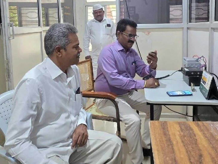 పరీక్షల నిర్వహణలో నిర్లక్ష్యం వహిస్తే చర్యలు: DEO