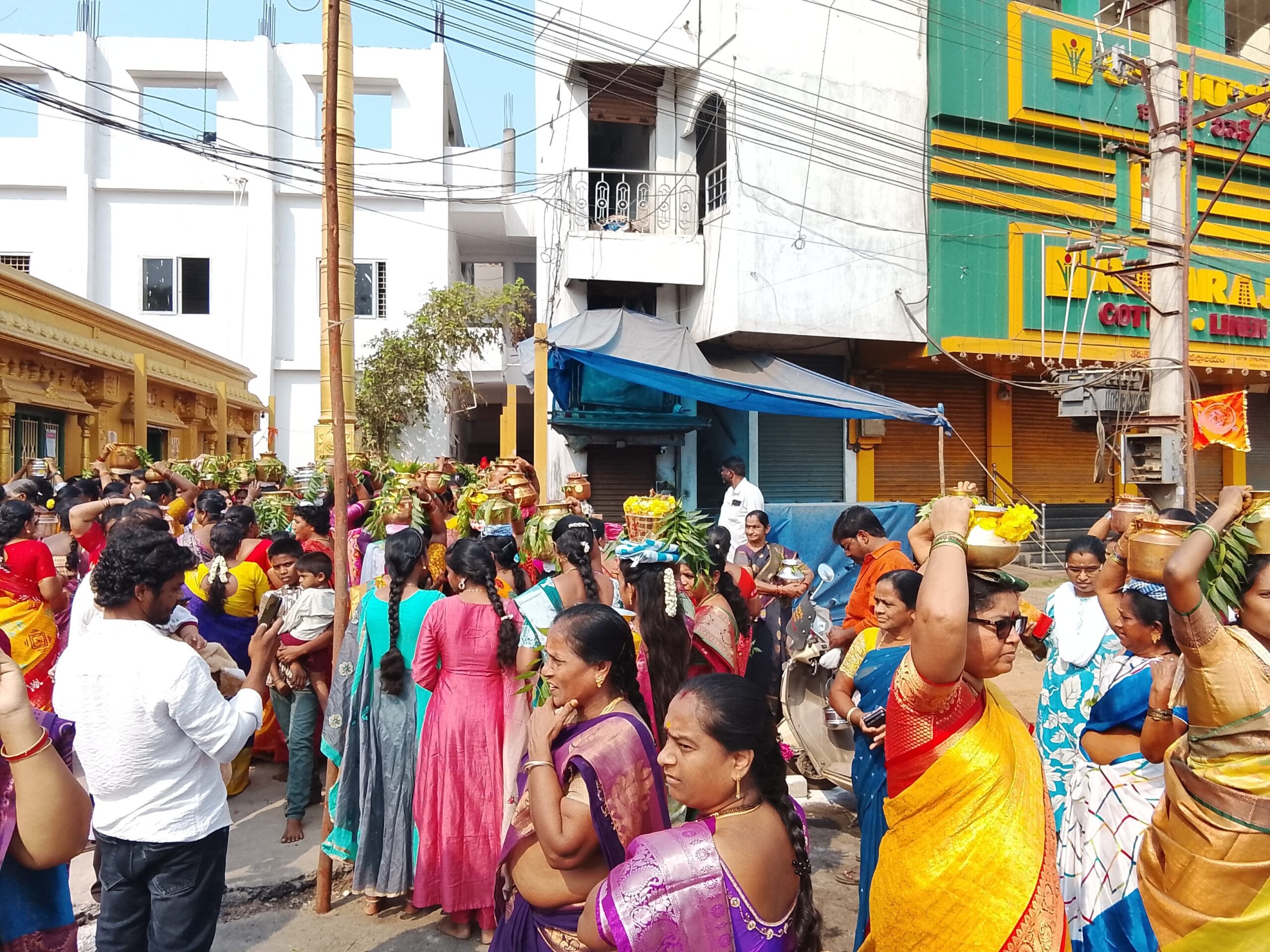 పంచ ద్రవ్యాలతో బలుసులమ్మకు అవబృత స్నానం