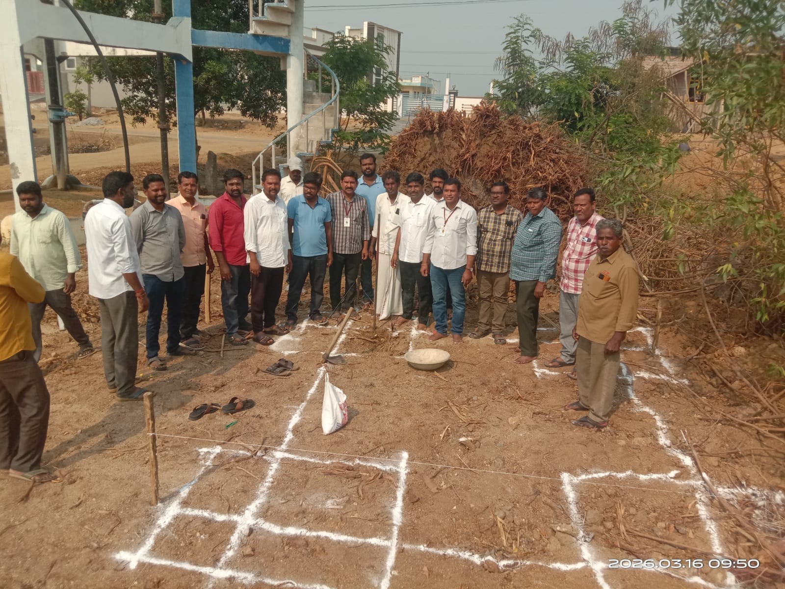 ZPHSలో మరుగుదొడ్ల నిర్మాణానికి భూమి పూజ