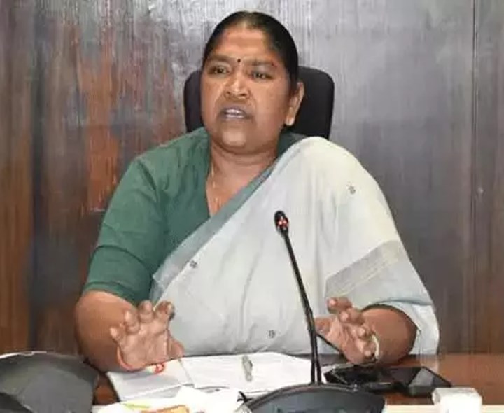 కేటీఆర్‌ను ఎవరూ గుర్తించడం లేదు: సీతక్క