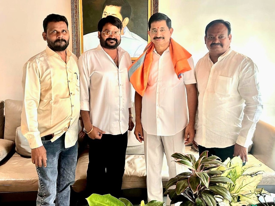 వెం. నరేందర్ రెడ్డి కలిసిన కాంగ్రెస్ నేతలు