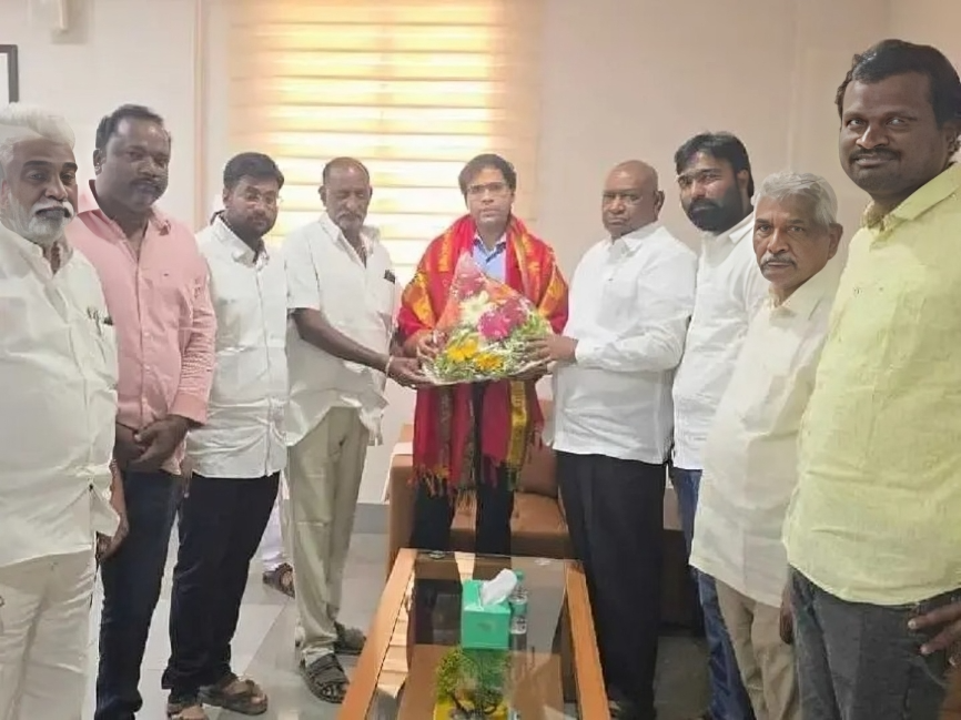 ‘ప్రభుత్వ పథకాలు అర్హులకు చేరేలా చూడాలి’