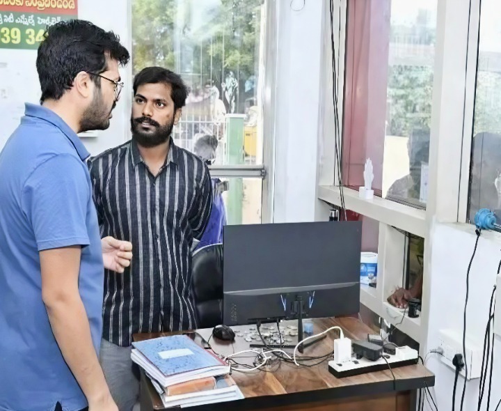 అన్న క్యాంటీ‌న్‌‌లో కమిషనర్ ఆకస్మిక తనిఖీ