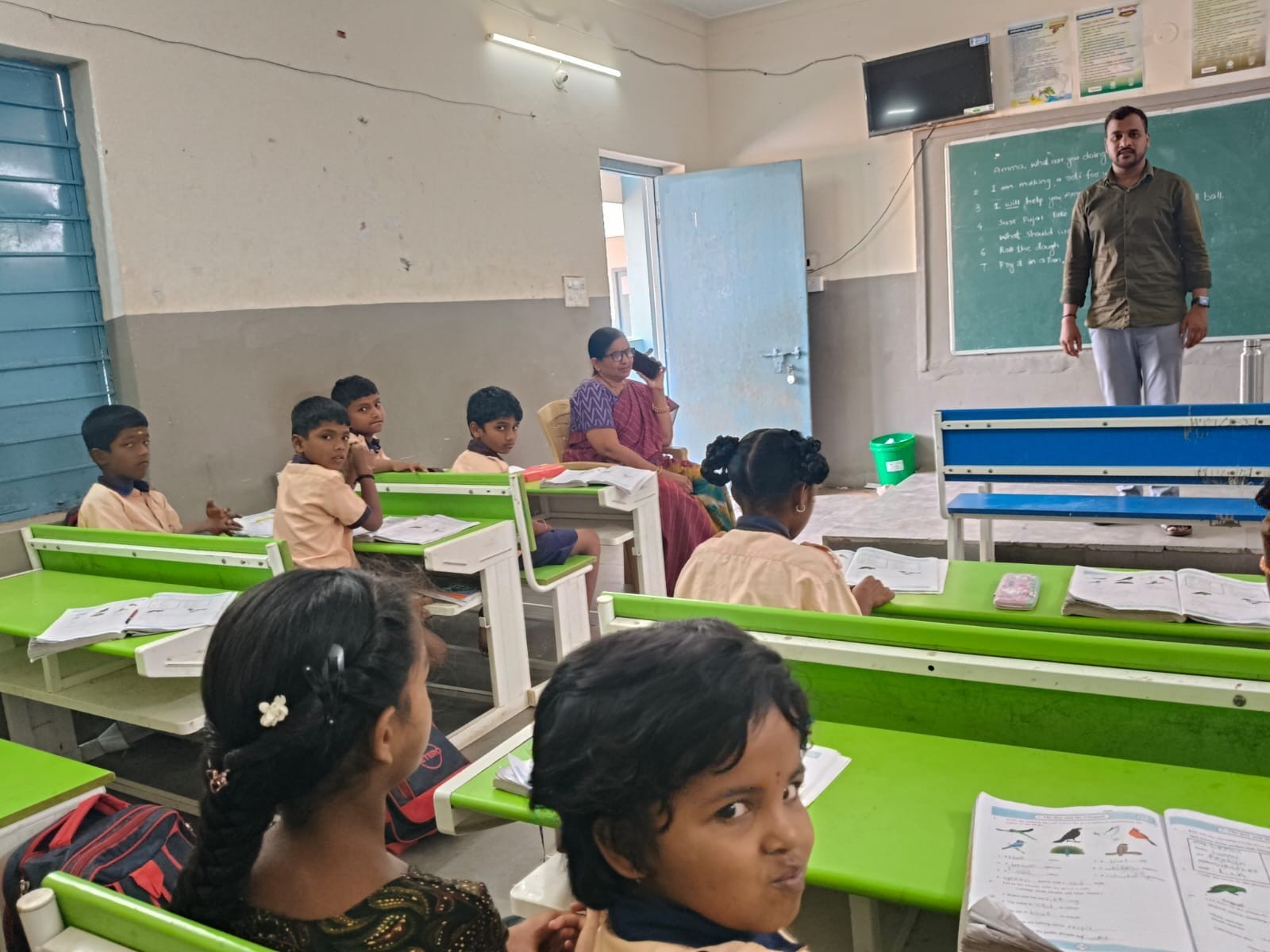 గుమ్మడిదల మండల ప్రభుత్వ పాఠశాలలను పరిశీలన