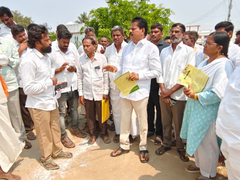 ‘రైతన్న మీకోసం’ కార్యక్రమంలో పాల్గొన్న ఎరిక్షన్ బాబు