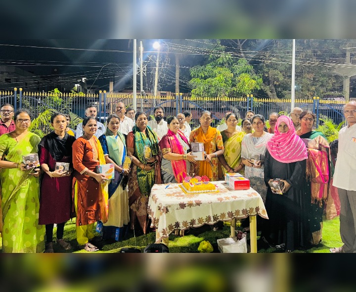 కార్పొరేటర్ సేవలను కొనియాడిన మహిళలు