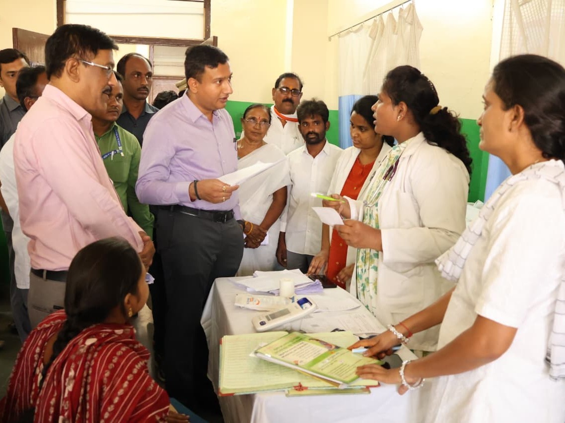 ప్రభుత్వ ఆసుపత్రిలోనే మెరుగైన వైద్యం: కలెక్టర్