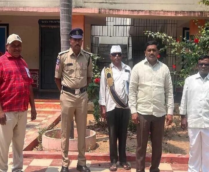 పరీక్షా కేంద్రాన్ని తనిఖీ చేసిన MRO