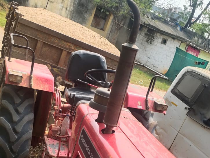 అక్రమ ఇసుక ట్రాక్టర్ సీజ్: సీఐ