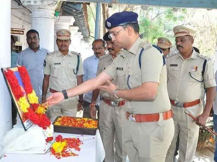 పొట్టి శ్రీరాములుకు ఎస్పీ నివాళులు