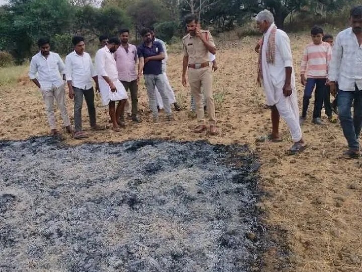 తాత మందలించాడని పంటకు నిప్పు పెట్టిన మనవడు