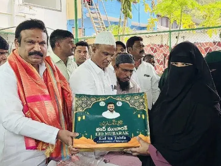 రంజన్ తోఫాలు అందజేసిన ఎమ్మెల్యే