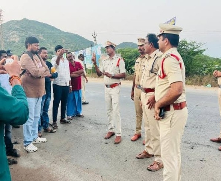 రోడ్ సేఫ్టీ వారియర్స్ బృందాల అవగాహన కార్యక్రమం