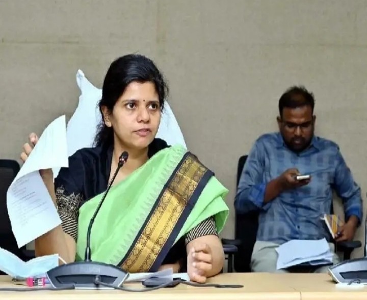 స్పెషల్ ఆఫీసర్లు క్షేత్రస్థాయిలో సందర్శించాలి: కలెక్టర్