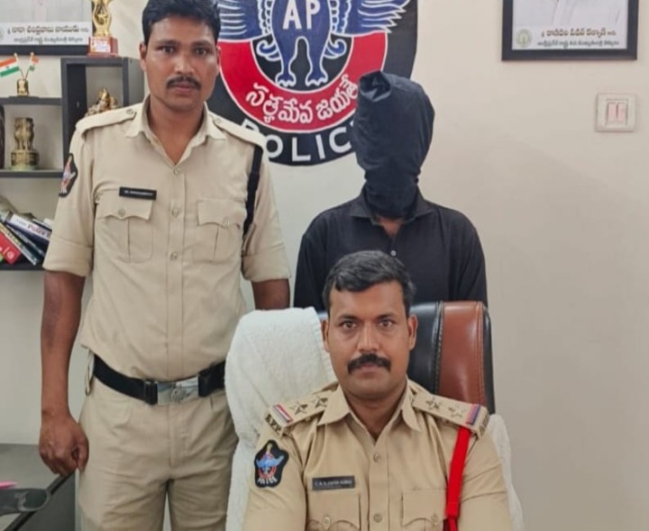 చోరీ కేసులో దొంగ అరెస్ట్