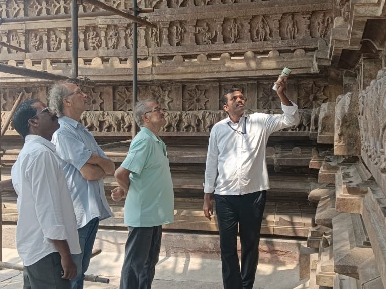 రామప్ప ఆలయాన్ని దర్శించిన జర్మనీ దేశస్తులు