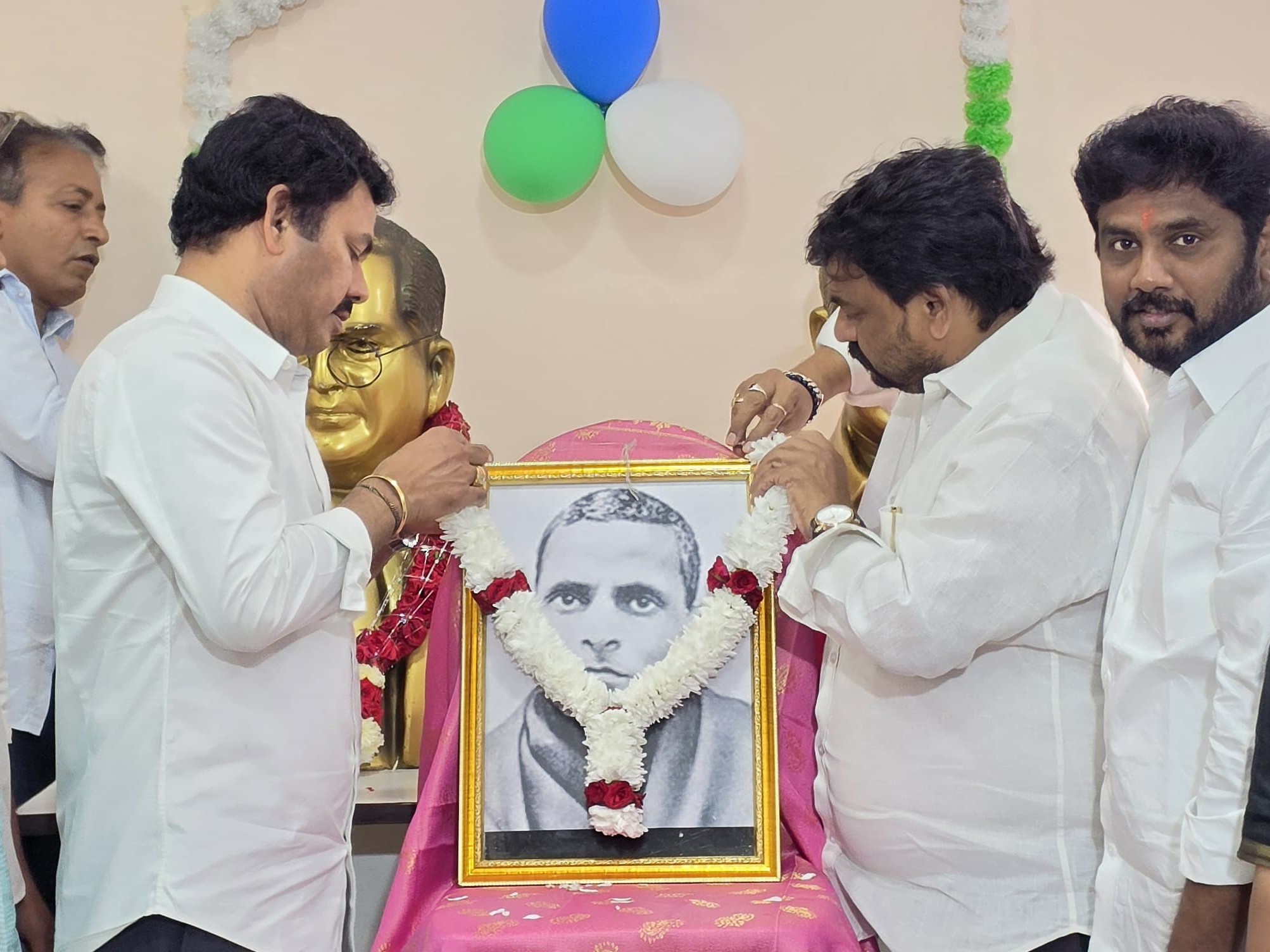 అమరజీవి పొట్టి శ్రీరాములకు వైసీపీ నివాళి