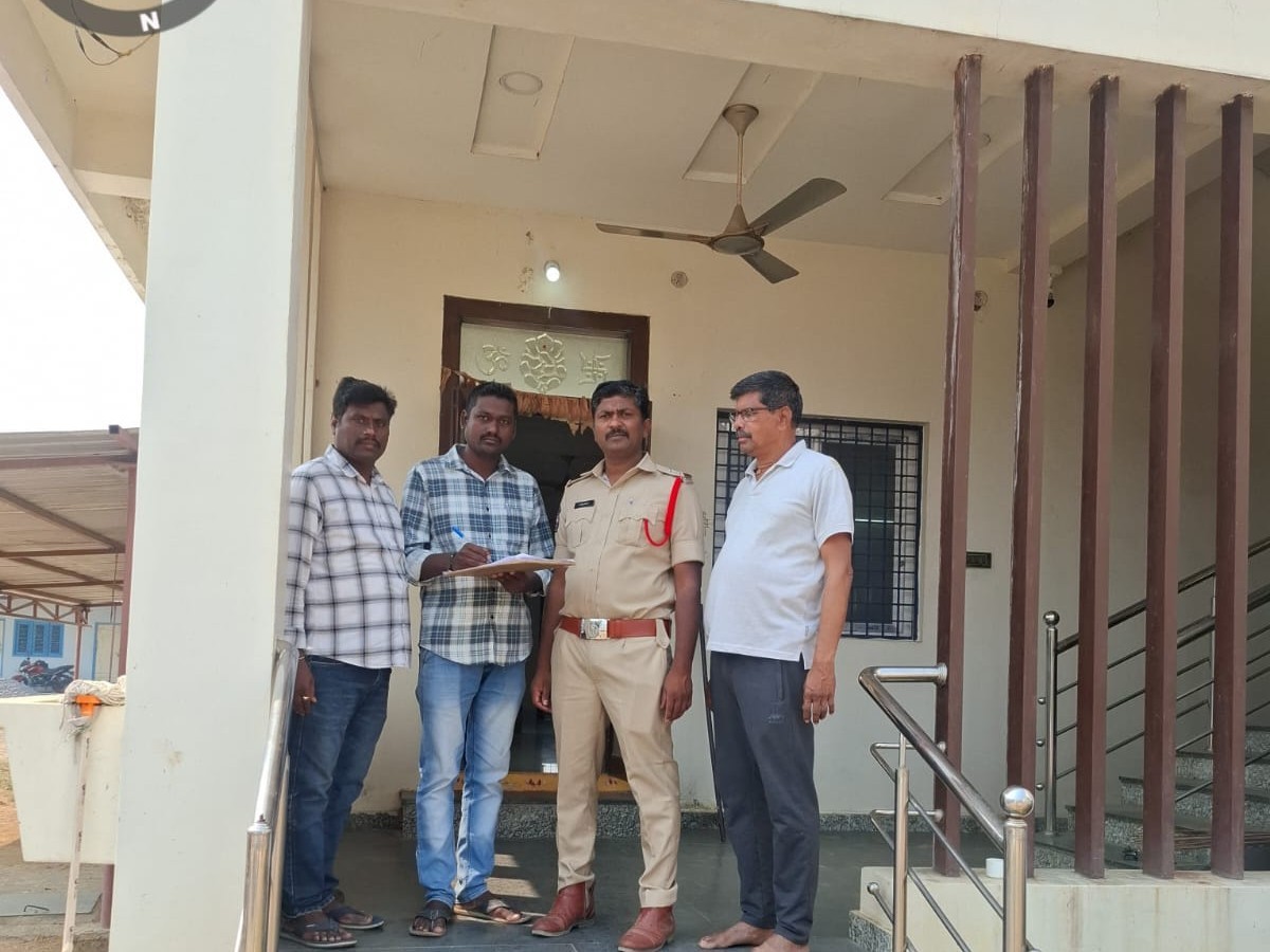 సీడ్స్ పరిశ్రమలో చోరీ..