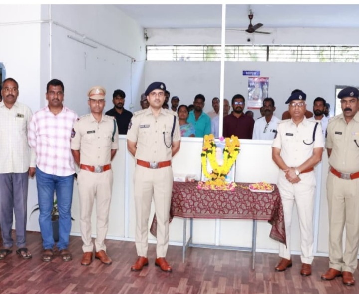 పొట్టి శ్రీరాములు త్యాగం స్ఫూర్తిదాయకం: ఎస్పీ