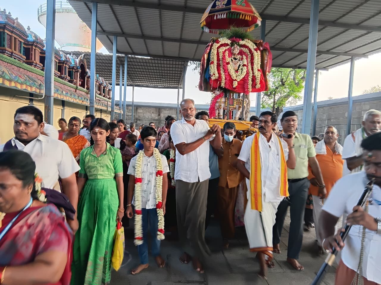 వైభవంగా ప్రదోష పూజలు