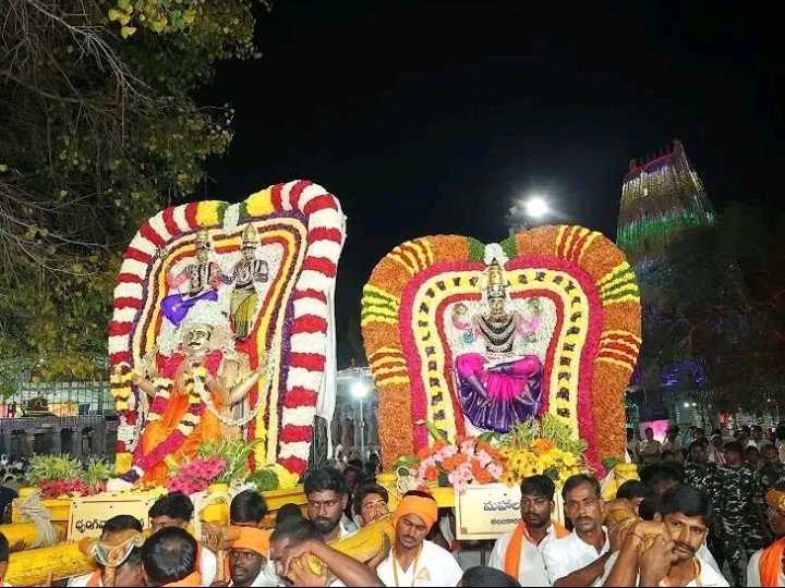 శ్రీశైలం ఉత్సవాలు.. భృంగి వాహనంపై ఆది దంపతులు