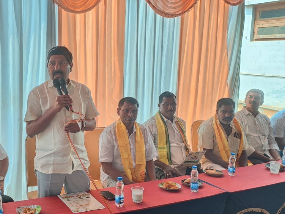 ‘ఉద్యాన పంటల సాగుపై రైతులు దృష్టి సారించాలి’