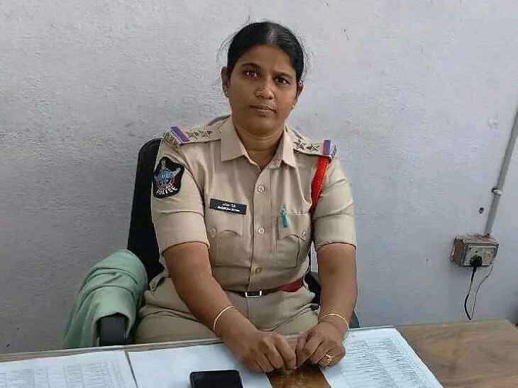 కొలిమిగుండ్ల ఎస్సైగా షేక్ నగీన బాధ్యతలు