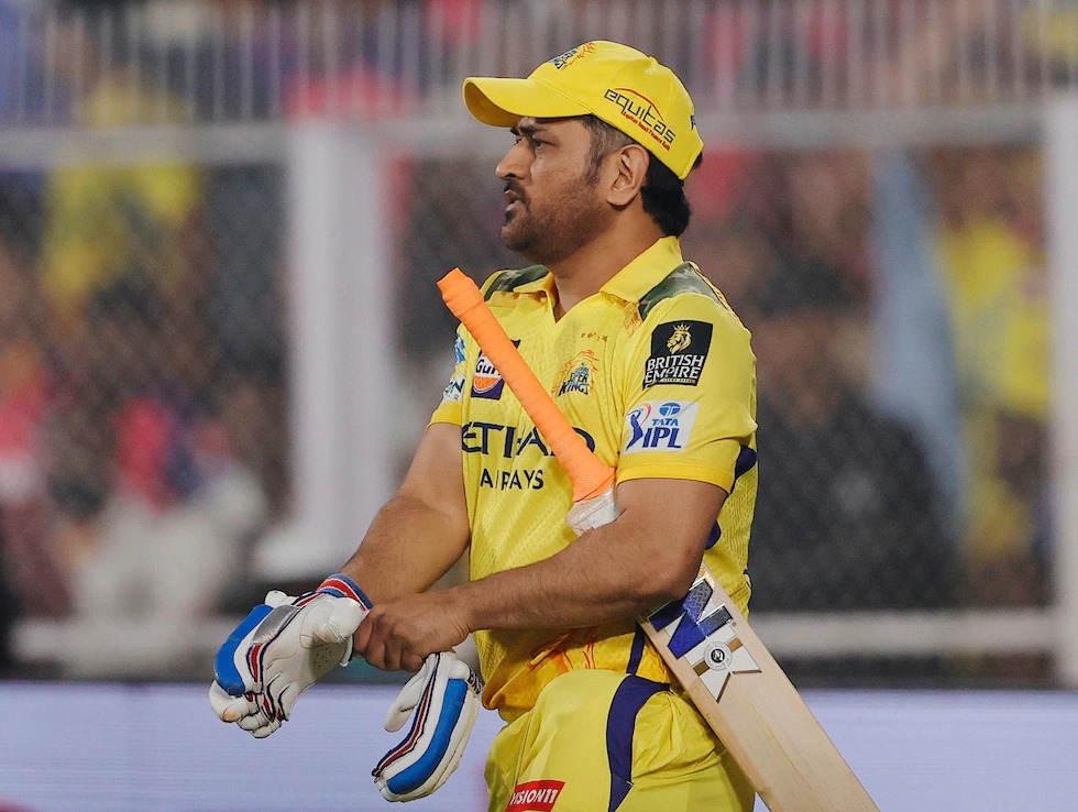 ధోనీ 4, 5 స్థానాల్లో బ్యాటింగ్ చేయాలి: ఏబీడీ