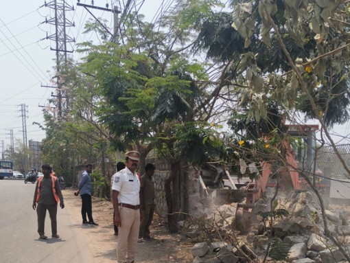 రోడ్డు ఆక్రమణల తొలగింపుపై స్పెషల్ డ్రైవ్