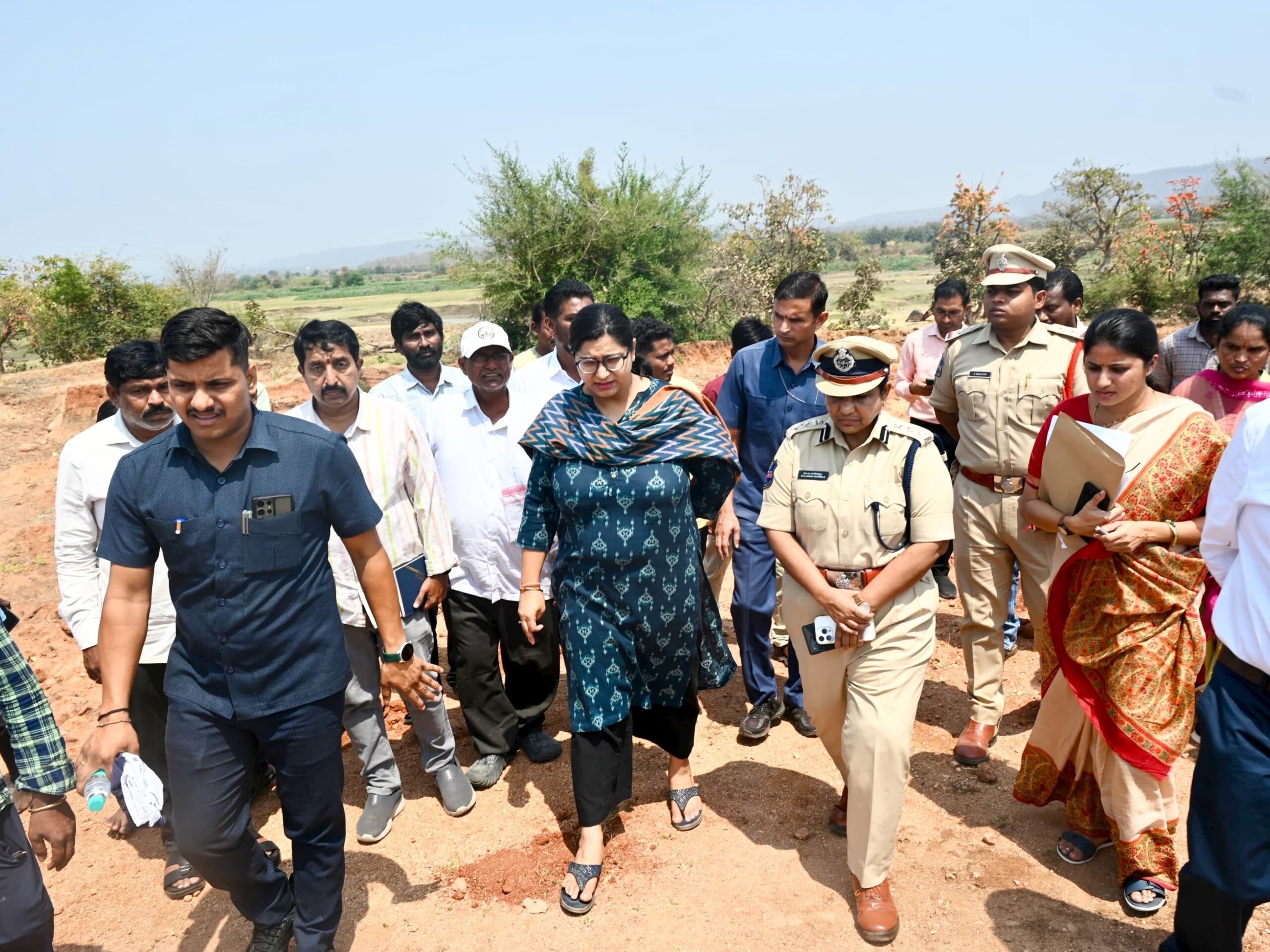 ‘అక్రమ మొరం తవ్వకాలు చేపడితే కఠిన చర్యలు’