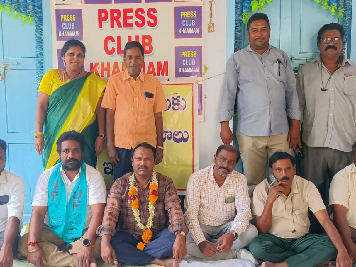 ‘జర్నలిస్టులకు ఇళ్ల స్థలాలు ఇవ్వాలి’