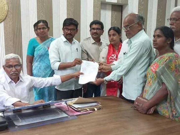 భూముల అవకతవకలపై అదనపు కలెక్టర్‌కు వినతిపత్రం