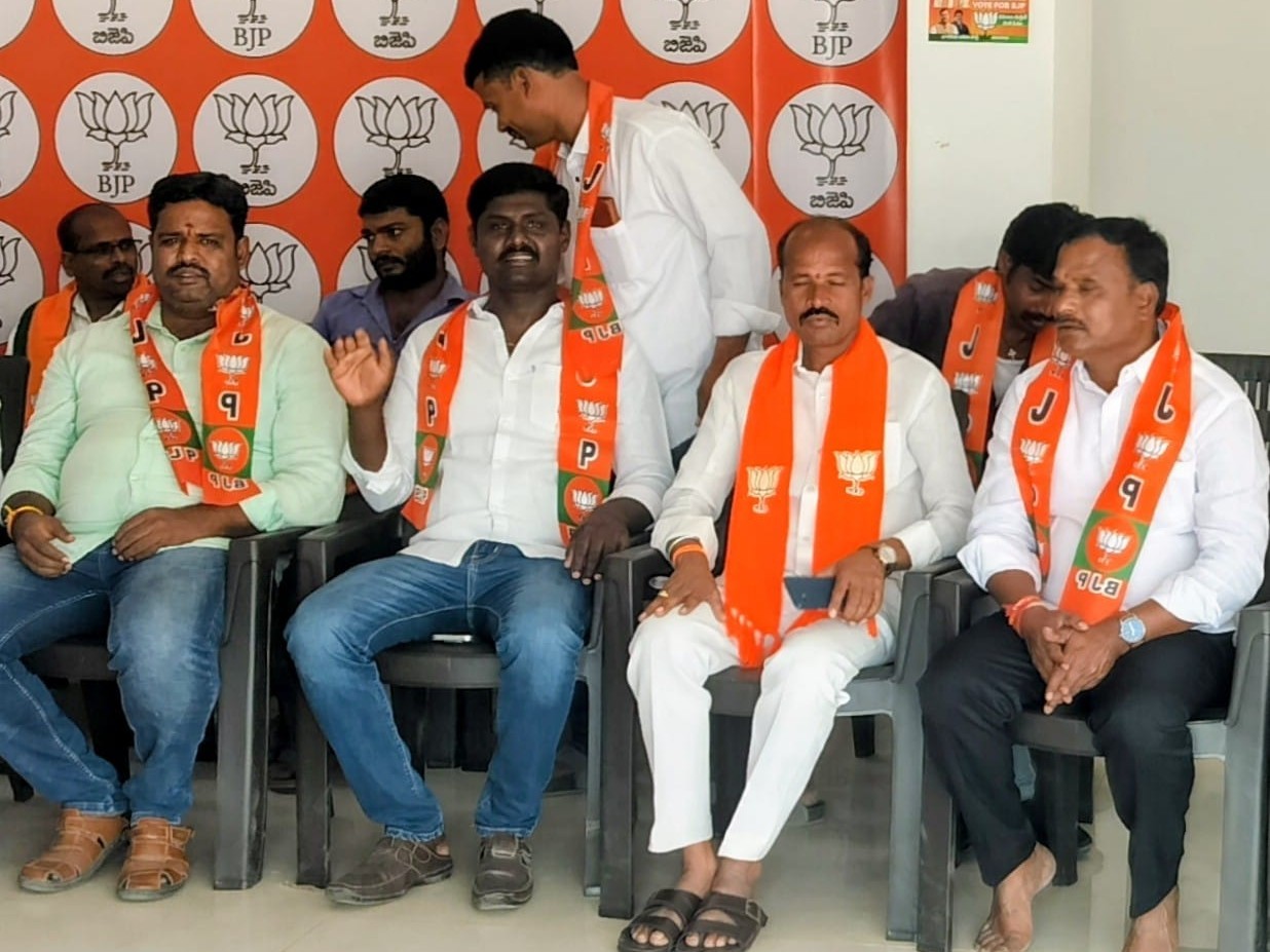 ప్రభుత్వ కార్యక్రమాల్లో ప్రోటోకాల్ ఎక్కడ?: BJP