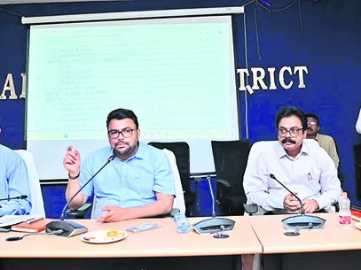 జనగణనలో తప్పులకు తావివ్వకండి: కలెక్టర్