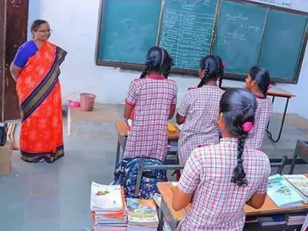 లకుడారం పాఠశాలలో కలెక్టర్ తనిఖీలు