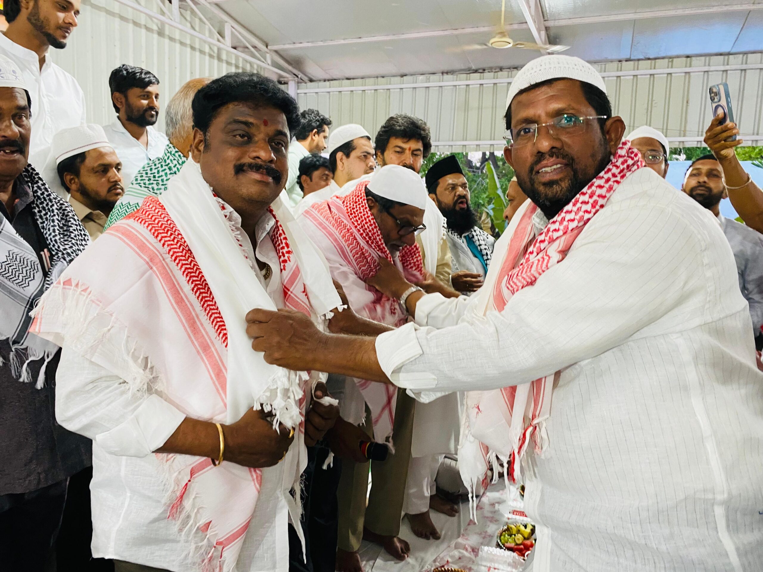 ‘స్నేహపూర్వక వాతావరణంలో పండగలు జరుపుకోవాలి’