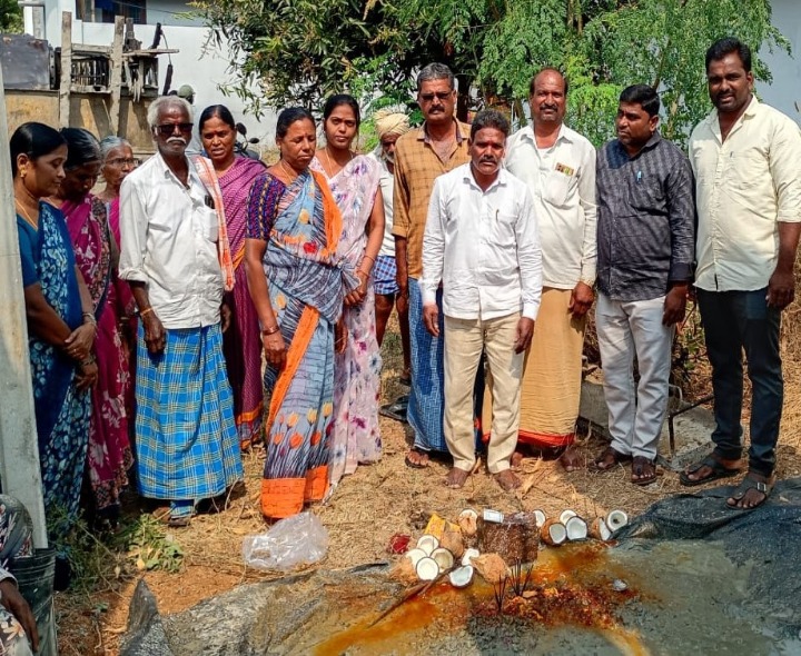 ‘అన్ని వీధులను సీసీ రోడ్లుగా మారుస్తాం’