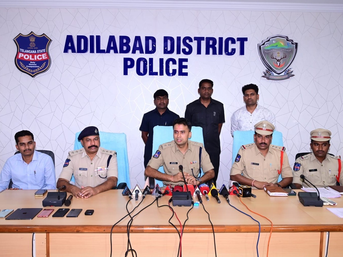 అక్షర చిట్ ఫండ్ MD పేరాల శ్రీనివాస్ అరెస్ట్: SP