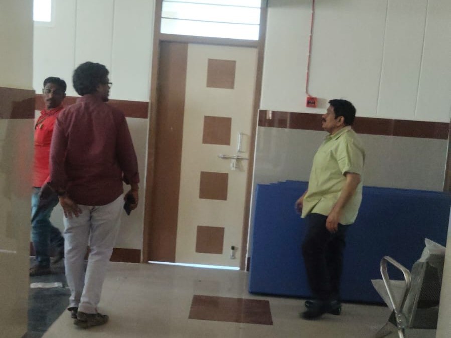 ఆసుపత్రి పనులు పరిశీలించిన సూపరింటెండెంట్