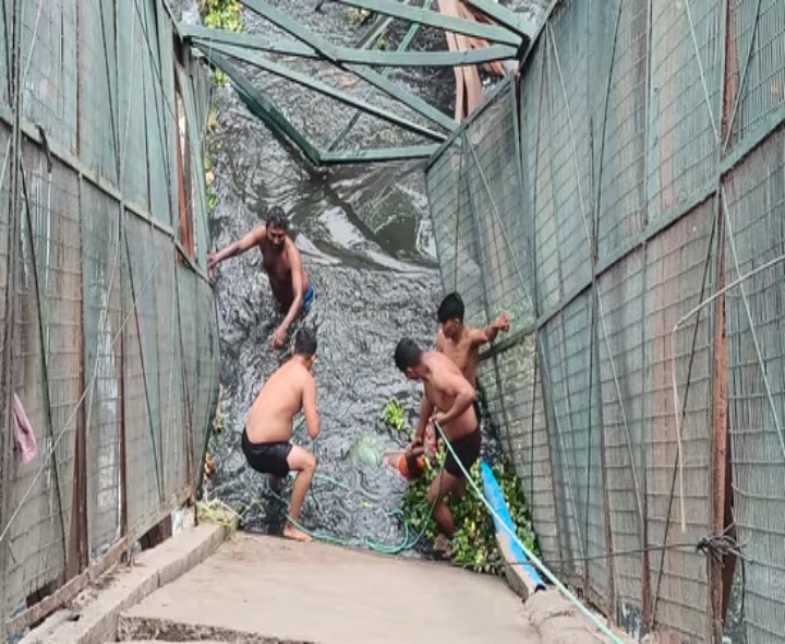 ఢిల్లీలో కూలిన వంతెన.. మహిళ మృతి