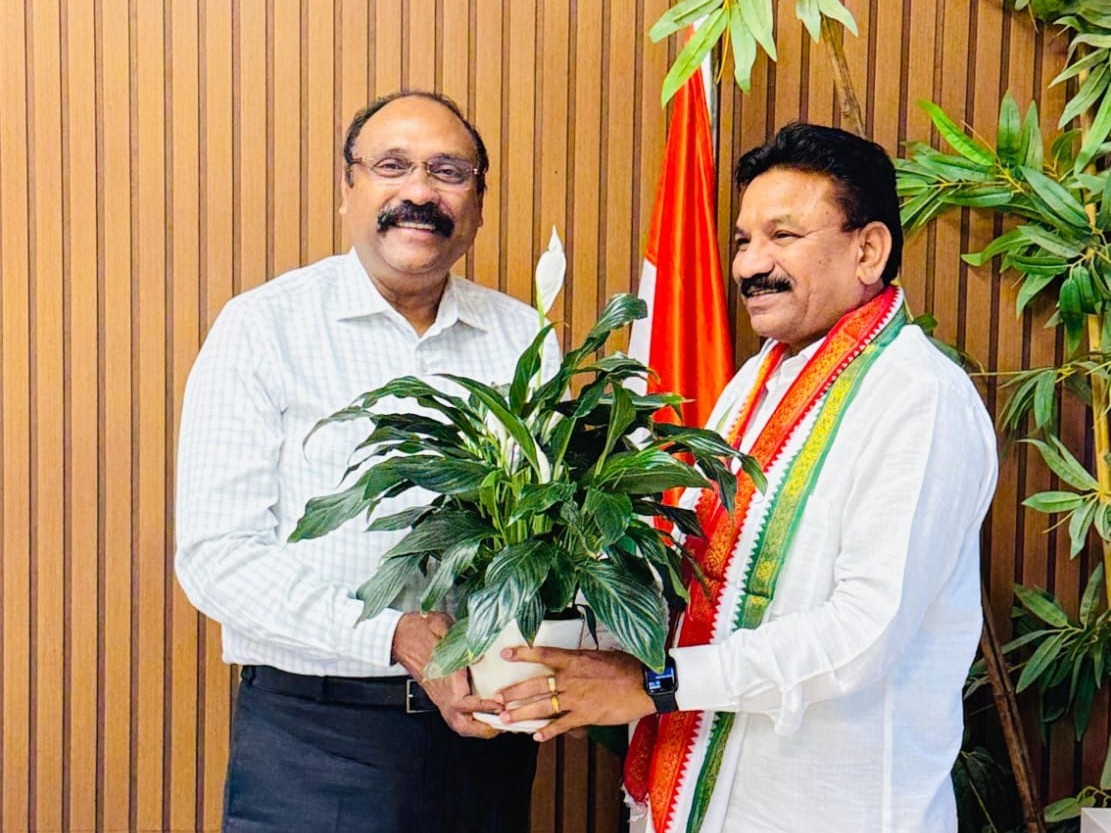 ‘ప్రాజెక్టుల ప్రధాన కాలువలు ఆధునీకరణ చేయాలి’