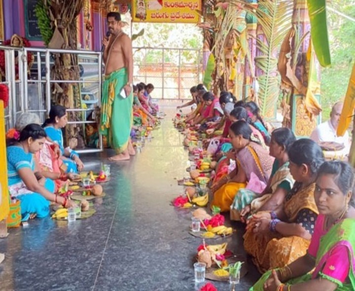 రేపు సామూహిక కుంకుమ పూజలు