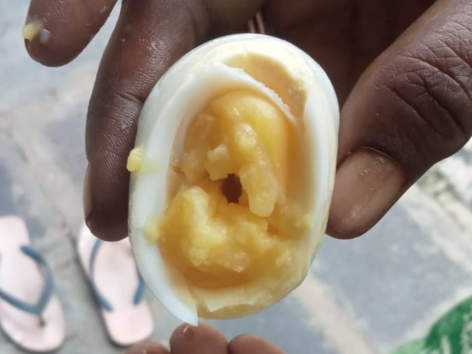 ‘అంగన్వాడీ కేంద్రంలో ఉడకని కోడిగుడ్డు పంపిణీ’