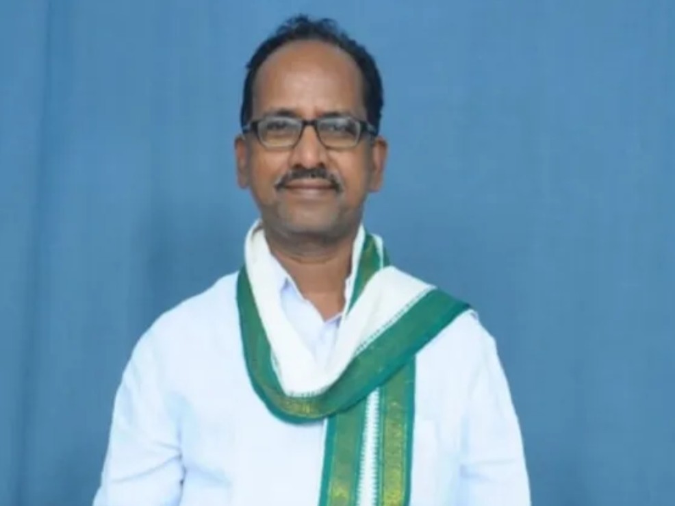 గణిత ఉపాధ్యాయుడికి ఉగాది పురస్కారం